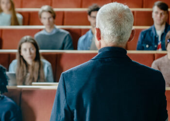 Andalucía lamenta un nuevo agravio con Cataluña al recibir del Gobierno un 34% menos para financiar las nuevas plazas de ayudantes doctores