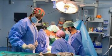 Salud anuncia una reducción del 15,4% de la lista de espera quirúrgica fuera de plazo respecto al cierre de 2023