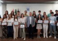 El Ayuntamiento reconoce a los 19 mejores alumnos de Bachillerato de Estepona en los XI Premios a la Excelencia Educativa
