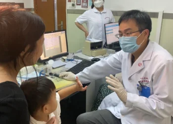 Cinco niños sordos de nacimiento recuperan el oído y el habla gracias a una nueva terapia génica