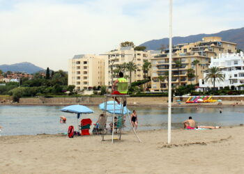El Ayuntamiento activará el próximo día 15 el servicio de salvamento y vigilancia en las playas de Estepona