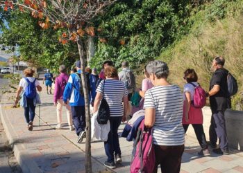 Fuengirola organiza una nueva ruta de senderismo para los mayores hacia el Peñón del Cura
