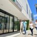 Fuengirola consolida la urbanización del entorno del Centro de Salud de Los Pacos con la creación de un pasaje peatonal