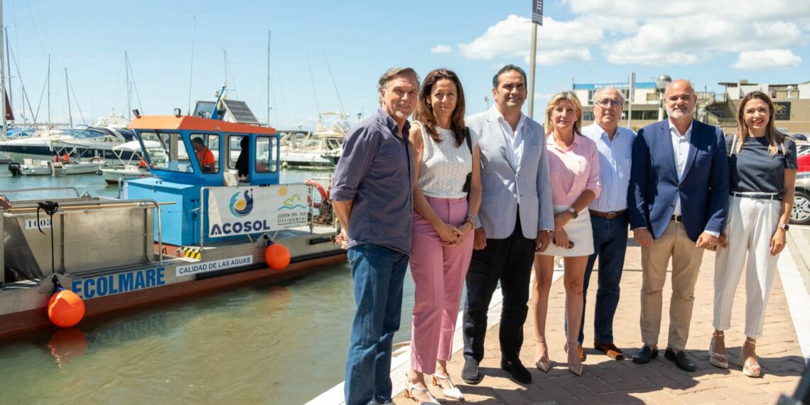 La Mancomunidad destina 15 barcos a la limpieza de las aguas litorales