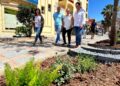 El Ayuntamiento de Fuengirola embellece más de un centenar de jardineras con materiales ecológicos que reducen un 75% el consumo de agua