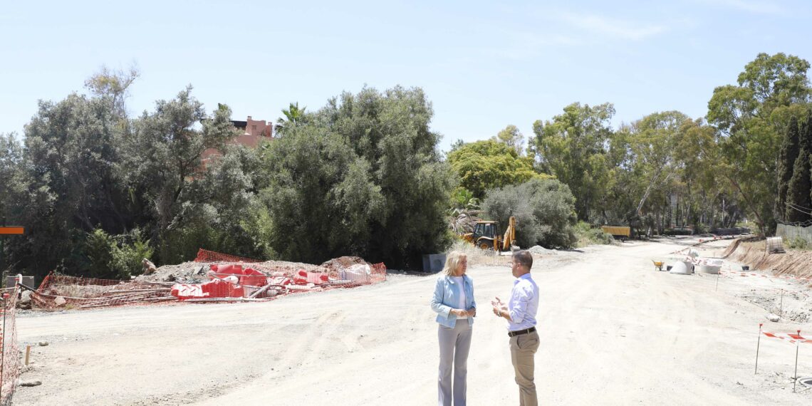 La obra de remodelación integral de la carretera de Istán estará acabada en el primer trimestre de 2025