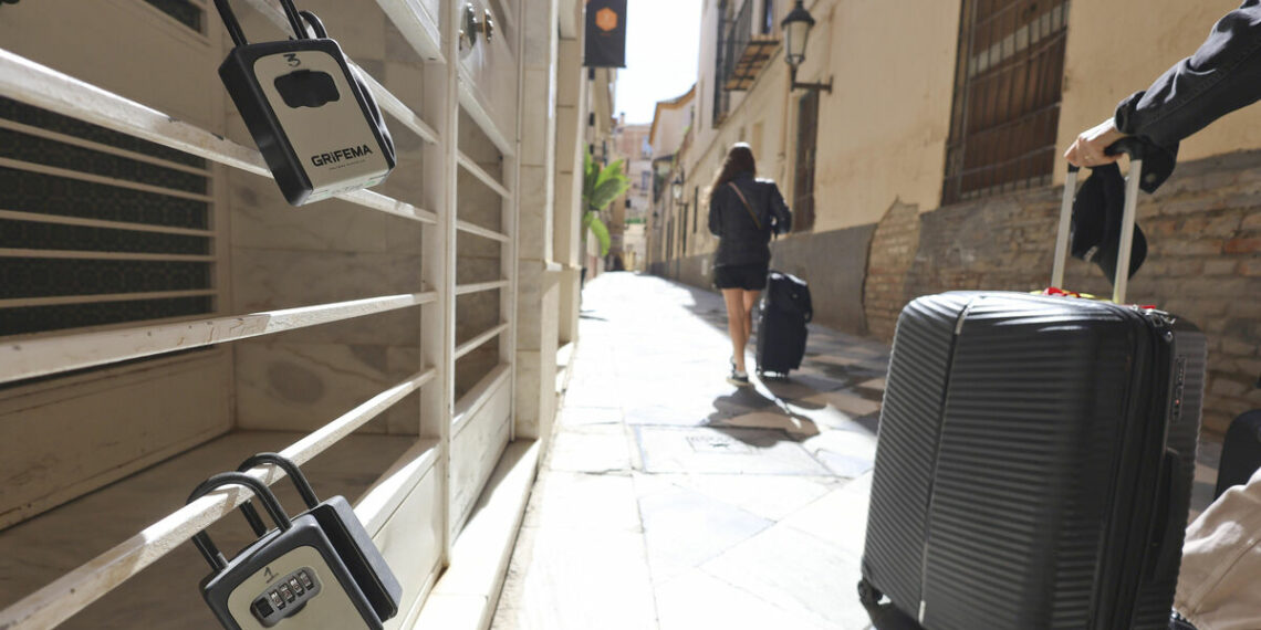 Málaga pone coto a las viviendas turísticas hasta que se apruebe una regulación