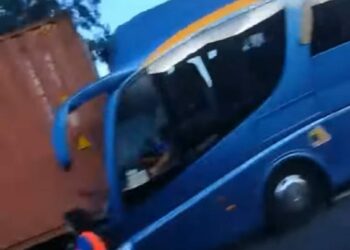 Un autobús y un camión colisionan en la A7 a la altura de Benalmádena