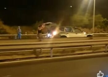 Una furgoneta impacta contra un turismo en Marbella tras recorrer seis kilómetros en dirección contraria