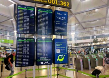 Oli, el servicio de chatbot de Aena, llega al aeropuerto de Málaga-Costa del Sol
