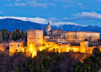 Melilla y Granada serán los destinos de los viajes para mayores impulsados por el Ayuntamiento de Mijas