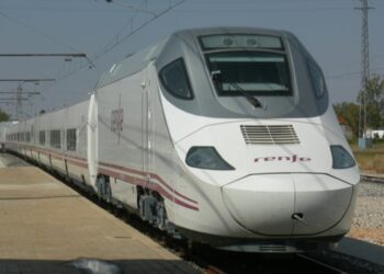 Renfe elimina las indemnizaciones por retrasos de 15 y 30 minutos en los AVE y las limita a 60 minutos