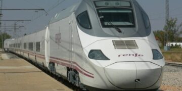 Renfe elimina las indemnizaciones por retrasos de 15 y 30 minutos en los AVE y las limita a 60 minutos