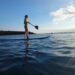 Rescatan a una mujer y un niño de 9 años mientras hacían paddle surf en Manilva