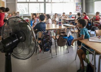 Ampas de Málaga vuelven a protestar por el regreso del calor a las aulas