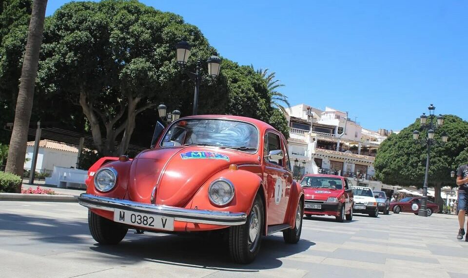 Una treintena de coches clásicos se citan este fin de semana en Mijas
