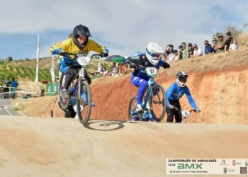 La rider esteponera Carmen Martín revalida el Oro en el Campeonato de Andalucía de BMX Racing 2024