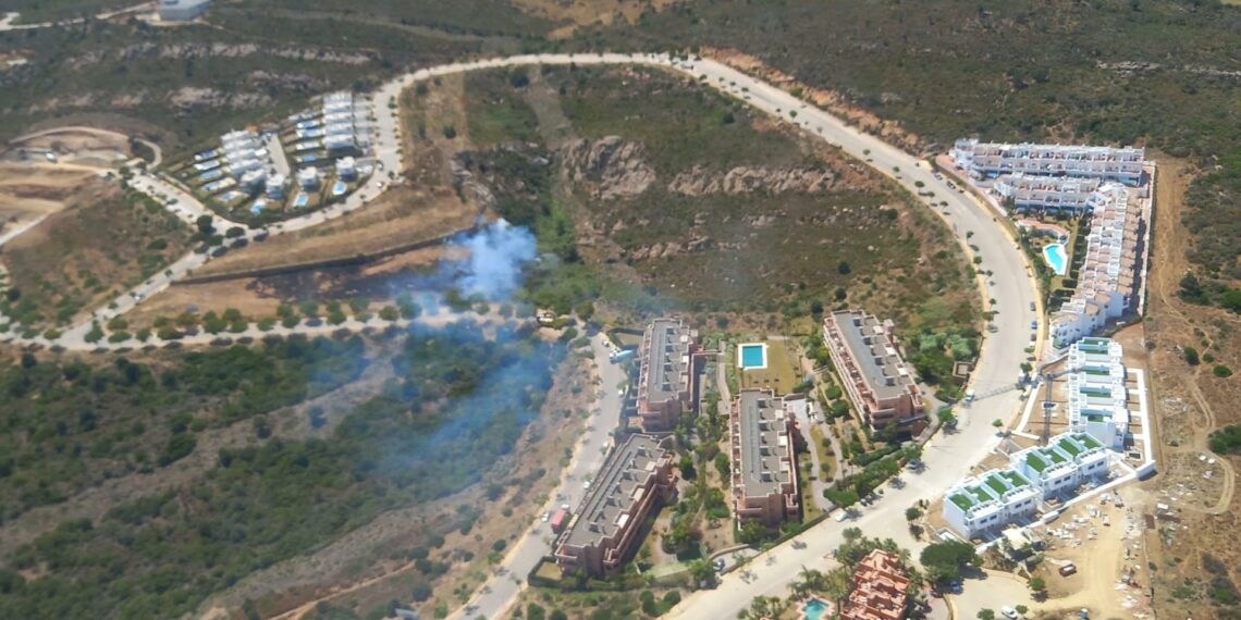 Extinguido el incendio declarado en Arroyo del Calataraje, en Manilva