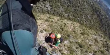 Recatan a un joven senderista perdido en un barranco de difícil acceso en la zona de Istán