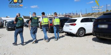 Desarticulado un grupo criminal asentado en Málaga y Alicante que robaba y falsificaba vehículos para su venta en países europeos