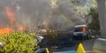 Estabilizado el fuego declarado en un paraje natural de Guaro por el incendio de dos vehículos