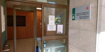La supresión del juzgado de violencia de género en Estepona provoca el caos en el de Marbella