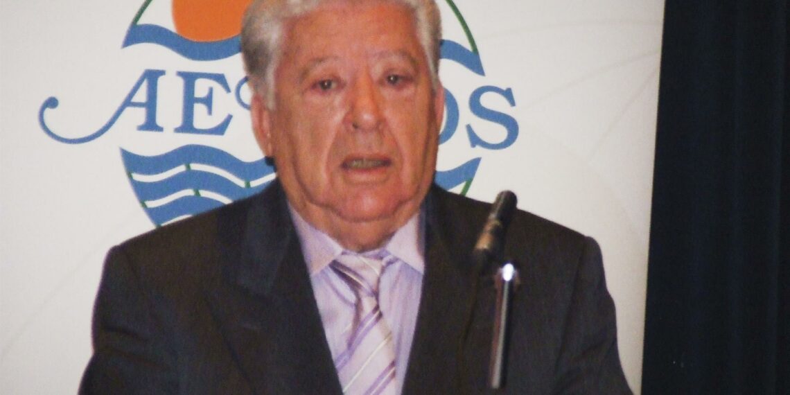 Hoteleros y hosteleros destacan al empresario José Luis Martín Lorca como «referente del turismo»