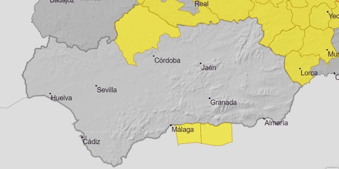 Aviso amarillo este lunes por lluvias en Córdoba y por oleaje en la costa de Granada y Málaga