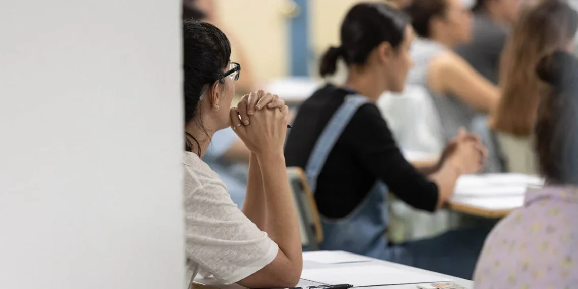 Oposiciones docentes en Málaga: 7.000 aspirantes afrontan las pruebas escritas este sábado
