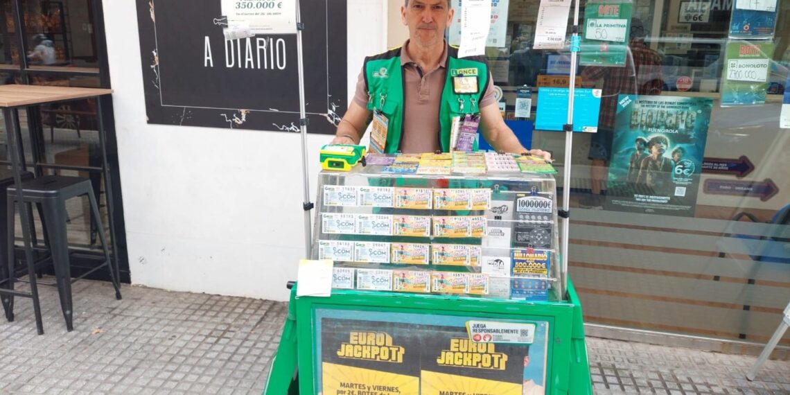 El cupón de la ONCE reparte 350.000 euros entre diez vecinos de El Palo