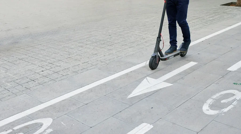 Exculpan a la mujer que atropelló mortalmente a una chica en patinete en Estepona