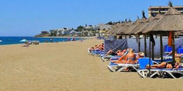 Solucionado el vertido de aguas fecales en la playa de El Bombo de Mijas