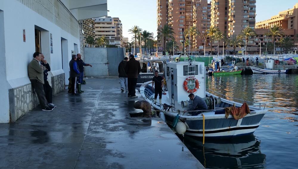 Pescadores de Fuengirola encuentran el cadáver de un hombre en sus redes de arrastre