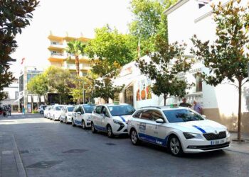 Dos pasajeros agreden con un cúter a un taxista de Marbella