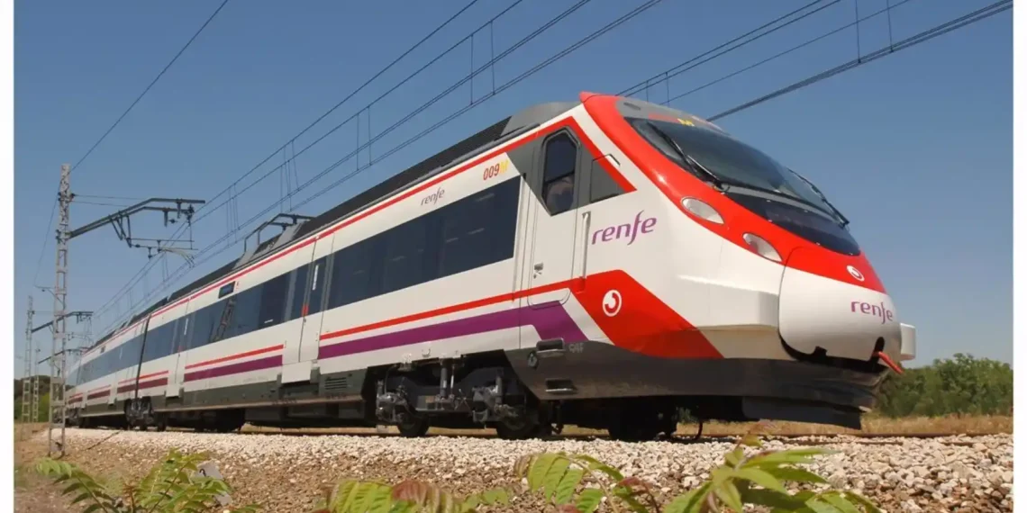 Inician una recogida de firmas para pedir el tren litoral