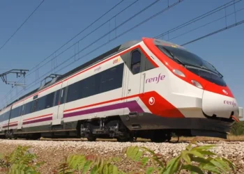 Inician una recogida de firmas para pedir el tren litoral