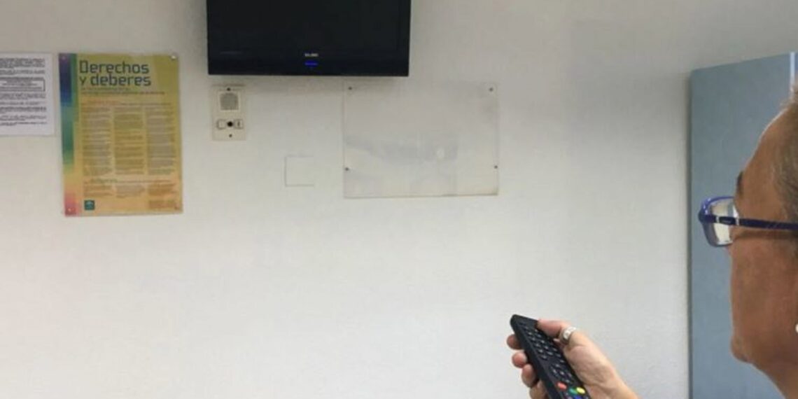 Facua Andalucía exige a la Junta que ofrezca wifi y televisión gratis en todos los hospitales de la comunidad autónoma