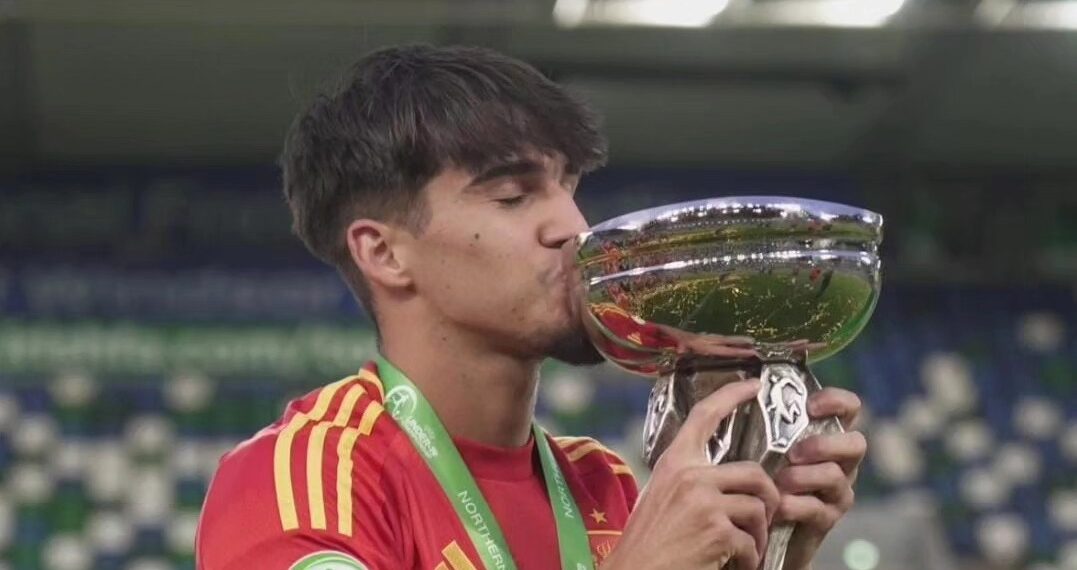 El esteponero Daniel Muñoz, campeón de Europa con la selección sub-19 de fútbol
