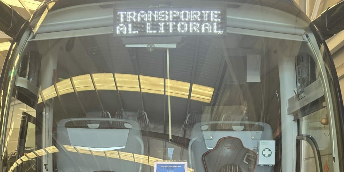 La Junta eleva a doce las rutas en autobús para conectar los municipios del interior con la playa