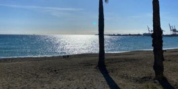 Las aguas de baño de las playas andaluzas se encuentran en niveles de calidad adecuados