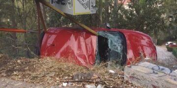 Herido el conductor de un vehículo tras salirse de una curva y volcar en una zona de desnivel en Málaga