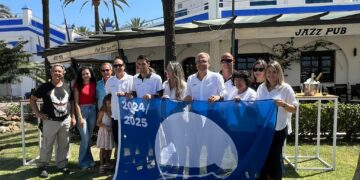 Los puertos deportivos de Estepona y La Duquesa izan sus Banderas Azules por 27 años consecutivos