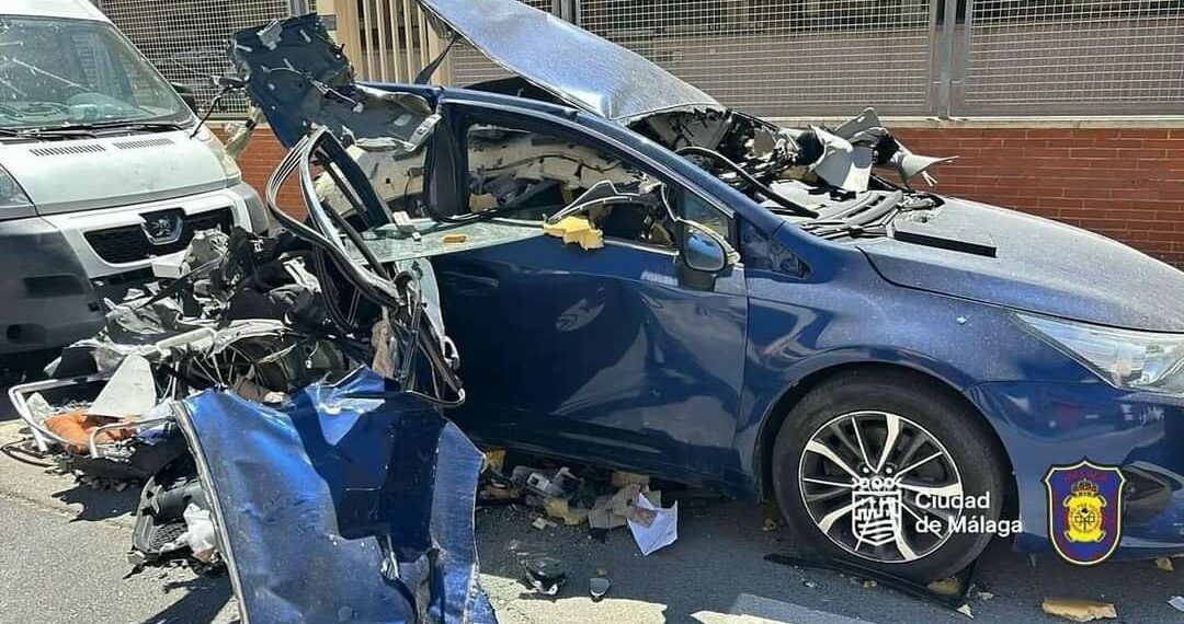 Explota una bombona de gas dentro de un coche en Málaga