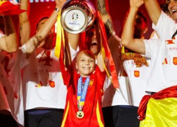 La selección se vuelca con María, la niña de 11 años que lucha contra el Sarcoma de Ewing: “¡Campeona¡”