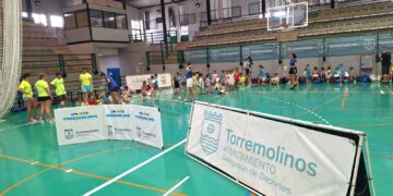 Los campamentos deportivos de verano de Torremolinos cuentan con dos terapeutas para atender a niños con diversidad funcional