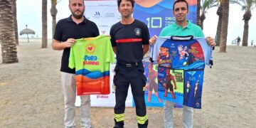 La Travesía a nado Costa de Torremolinos afronta su décima edición con cerca de 300 nadadores