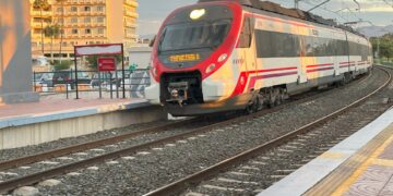 Los alcaldes de Málaga, Torremolinos, Benalmádena y Fuengirola piden a Transportes una reunión sobre Cercanías