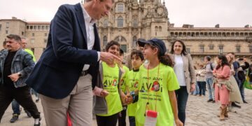 Sesenta niños con cáncer de Málaga realizan el Camino de Santiago junto a sus familias