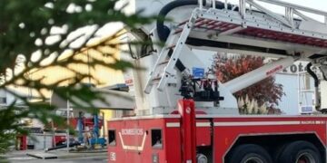 Trasladada una persona al hospital tras un incendio en una vivienda en Málaga capital