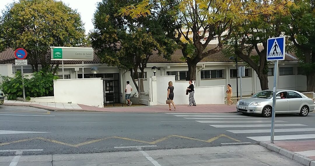 Más de la mitad de los centros de salud de la Costa del Sol cerrará por las tardes en verano
